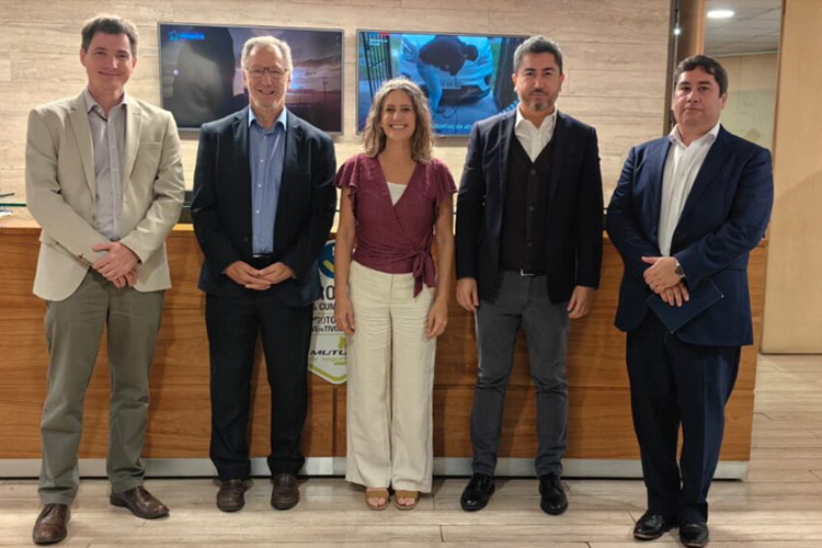 Directorio y socios de GPM se reunieron con biministro de Energía y Economía